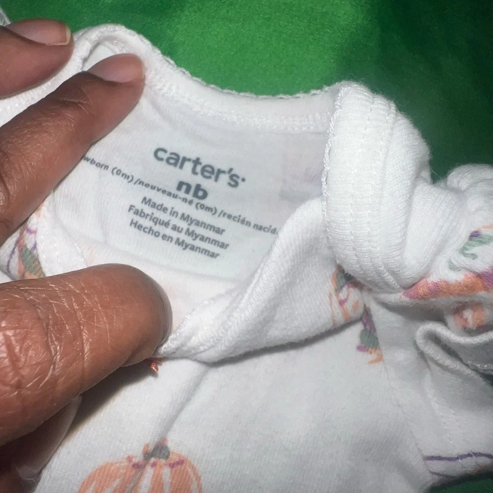 Carter's White Bodysuits with Hot Air Balloons and Yellow Flowers size Newborn